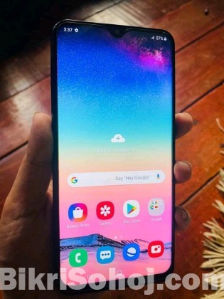 Samsung m20